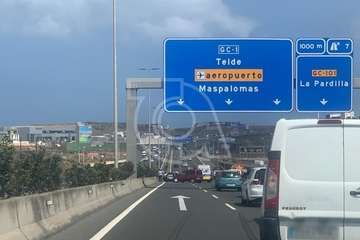 Un accidente con dos vehículos implicados en la GC-1 genera retenciones en dirección sur/TA.